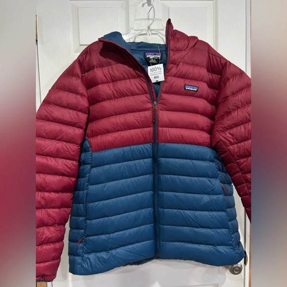 Patagonia Men’s XXL Down Sweater Hoodie Puffer Jacket Red Blue NWT Puff - Picture 1 of 15